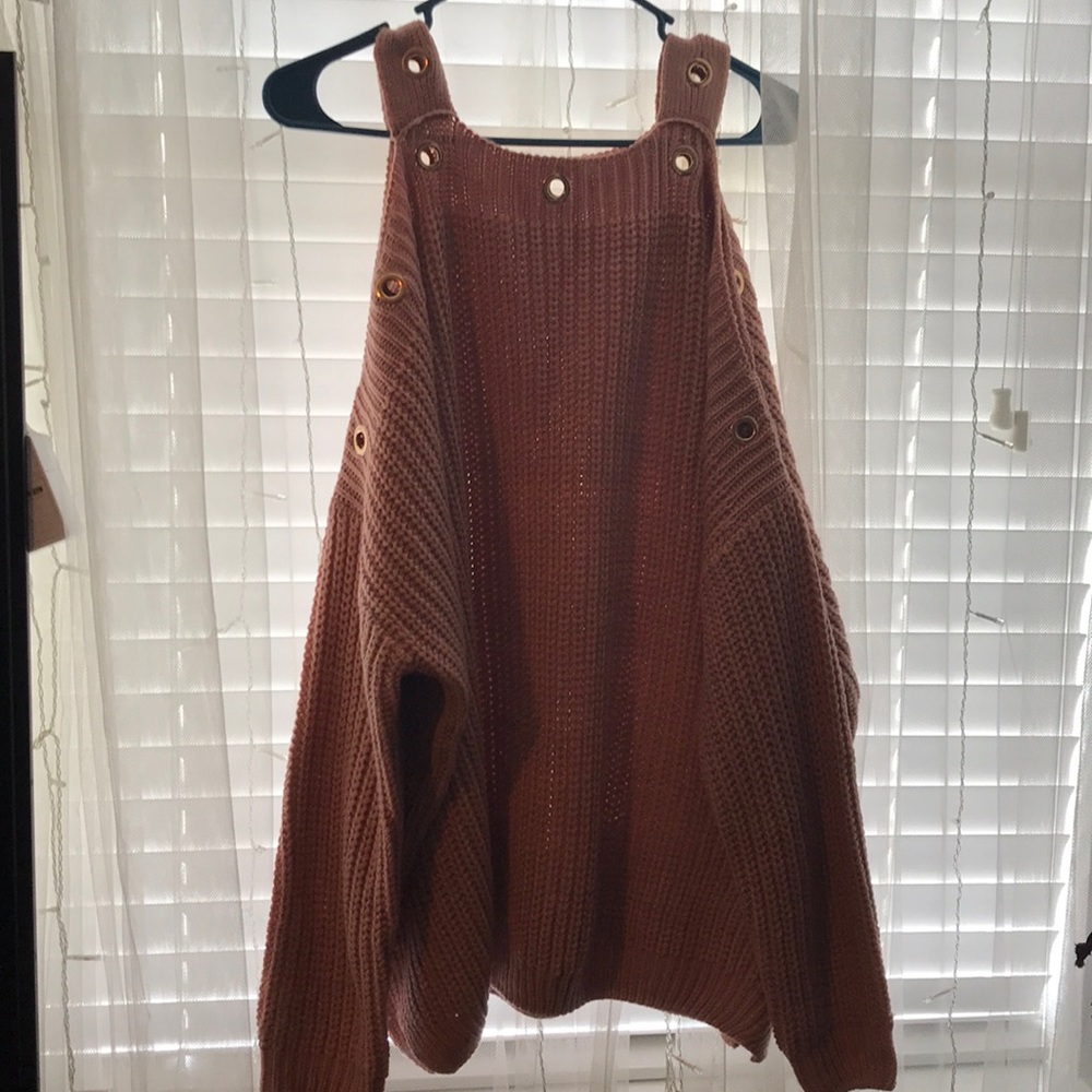 long sleeve knit sweater size Medium